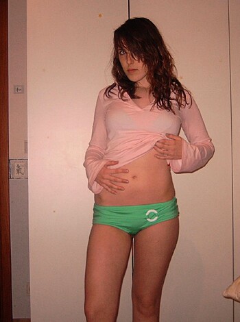 Young naked girlfriend - Photo 11