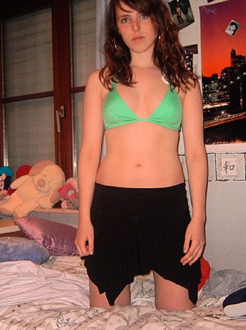 Young naked girlfriend - Photo 12