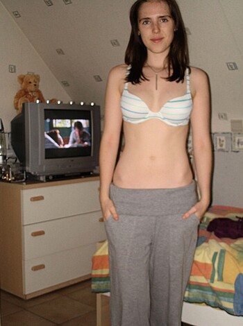 Young naked girlfriend - Photo 24