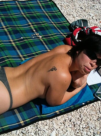 Amateur Couple Vacation - On the beach - Photo 25