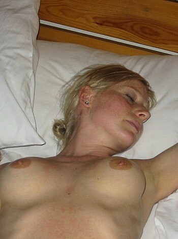 Blonde girlfriend is ready to fuck - Photo 6