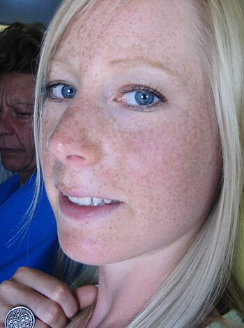 Blonde girlfriend is ready to fuck - Photo 19