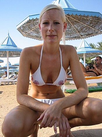 Blonde girlfriend is ready to fuck - Photo 28