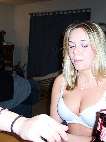 Amateurs: Strip Poker. Part 2.  - Photo 9