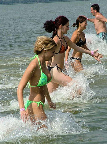 College Initiations: Wet Games. Part 4.  - Photo 34