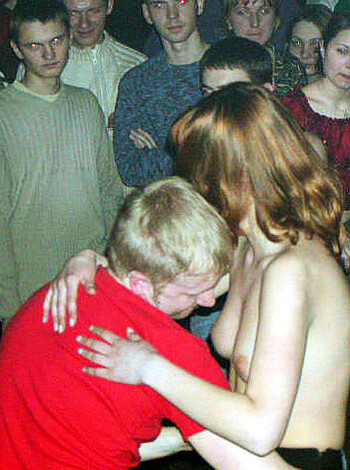 Amateurs: Stripping In The Nightclub. Part 3.  - Photo 9