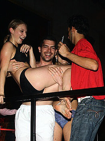 Amateurs: Stripping In The Nightclub. Part 3.  - Photo 38