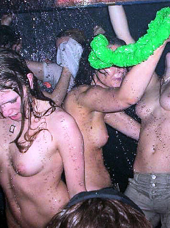 Amateurs: Stripping In The Nightclub. Part 3.  - Photo 42