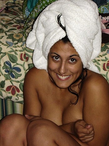 Accidental nudity and upskirt , oups - Photo 3