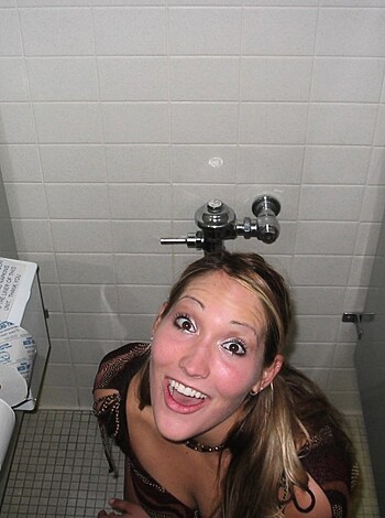 Accidental nudity and upskirt , oups - Photo 98