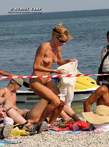 Naturism Naturist Candid Amateur Voyeur  - Photo 50