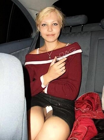 Voyeur - Out of car panty flash - Photo 4