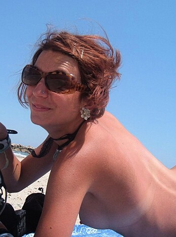 Amateur topless girls on the beach No.11  - Photo 23