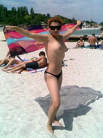 Amateur topless girls on the beach No.11  - Photo 47
