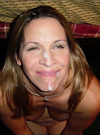 """
F*ckin' hot chick showin' off her tits and pussy in a tight close-up shot.
"""