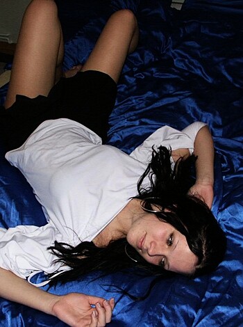Nice ex girl Chantal on blue bed  - Photo 6