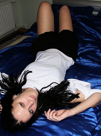 Nice ex girl Chantal on blue bed  - Photo 5