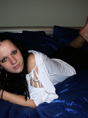 Nice ex girl Chantal on blue bed  - Photo 8