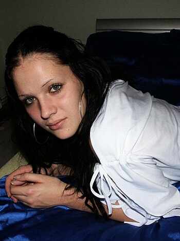 Nice ex girl Chantal on blue bed  - Photo 10
