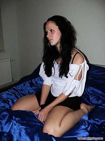 Nice ex girl Chantal on blue bed  - Photo 12