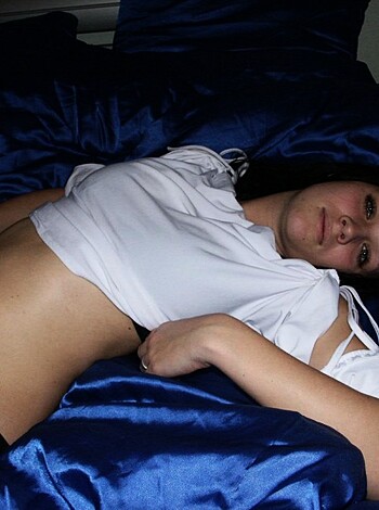 Nice ex girl Chantal on blue bed  - Photo 21