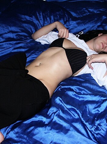 Nice ex girl Chantal on blue bed  - Photo 25