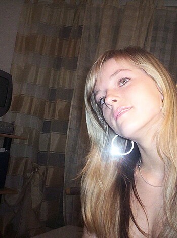 PikoTOP - Amateur Blong Girl Posing Naked - Photo 19