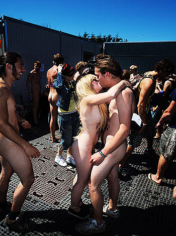 Roskilde naked run 2006  - Photo 54