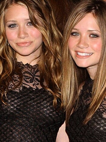 celeb oops.. upskirt, downblouse, nips and more - Photo 26