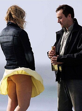 celeb oops.. upskirt, downblouse, nips and more - Photo 72