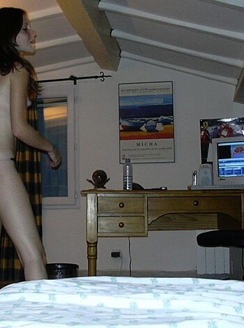 Really 18+ girl with small tits - Photo 7