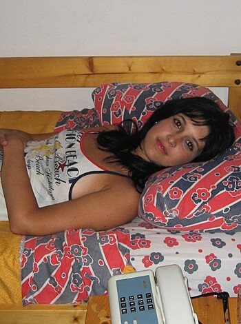 Teen girlfriend - naked homemade pics - Photo 17
