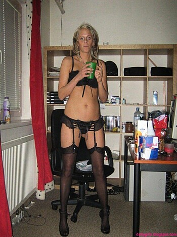 Private - blonde wife fucked by husband at home - Photo 3