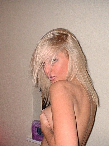 Young blonde girl teen in her room at home - Photo 2