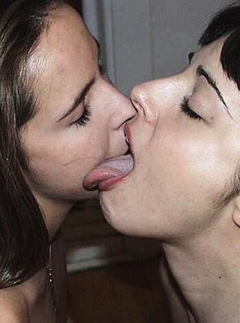 Kissing girls  - Photo 32
