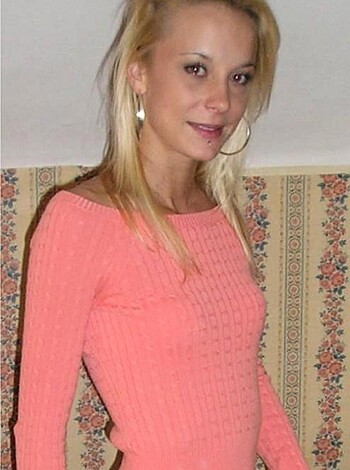 Sweet Blond Girl and her private pics  - Photo 11