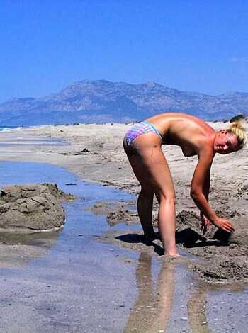 German girl and her Turkish holiday ( Nudist pics  - Photo 16