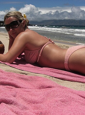 PikoTOP - Blond amateur bride on her honeymoon  - Photo 11