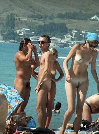 My Girlfriend Loves the Nude Beach - Photo 11