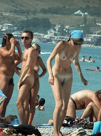 My Girlfriend Loves the Nude Beach - Photo 12