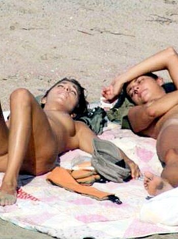My Girlfriend Loves the Nude Beach - Photo 20
