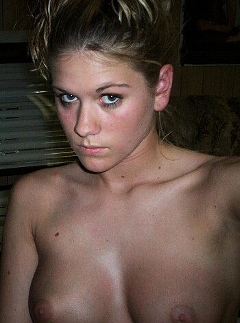 Cute drunk blonde in a short dress strips  - Photo 1