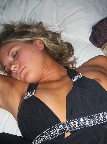 Cute drunk blonde in a short dress strips  - Photo 7
