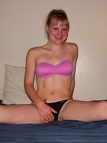 blonde girl shows everything and mastirbating - Photo 6
