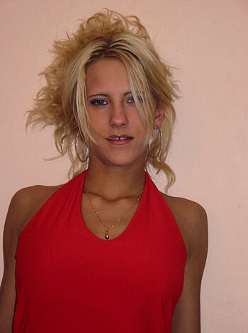 PikoTOP - Cute girl Posing and fucking  - Photo 4