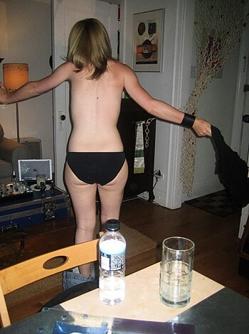 Topless girlfriend - Photo 8