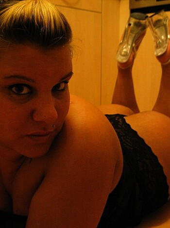 Big Boobs Wife - Photo 19