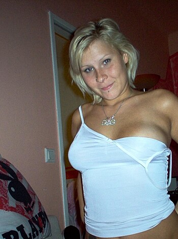 Sexy blond girlfriend Suzy  - Photo 5