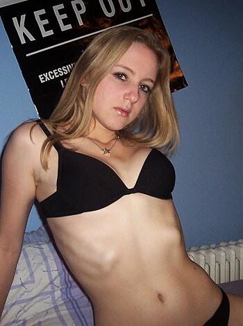 Blond young girlfriend Jennie  - Photo 21