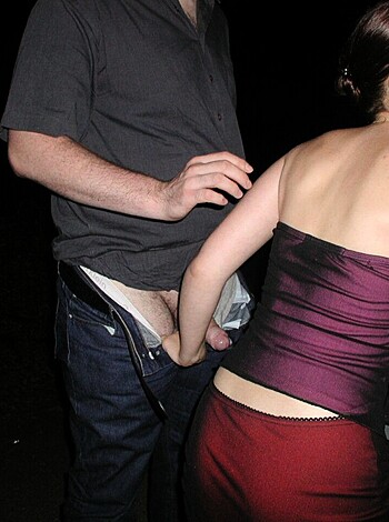 AMATEUR COUPLE - PARKING SEX  - Photo 3